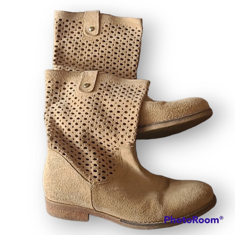 Natalia Blanco Tan Suede Boots